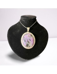 photo d'un pendentif en Charoite